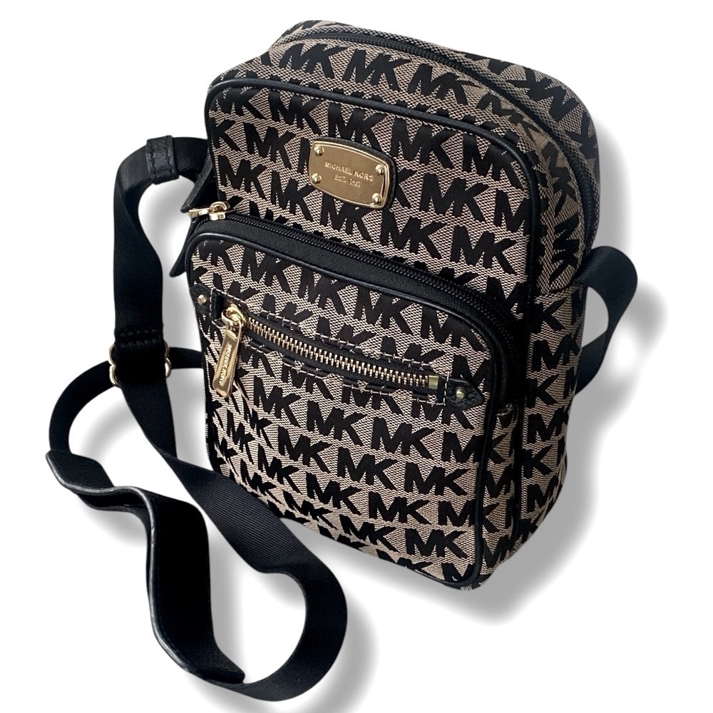 Vintage MICHAEL KORS BEDFORD ZIP CROSSBODY BAG
